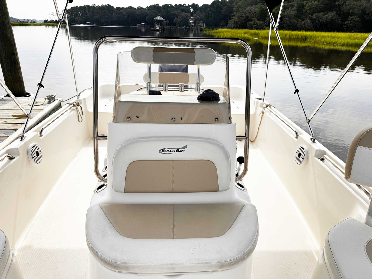 2021 Bulls Bay 2200 Bay