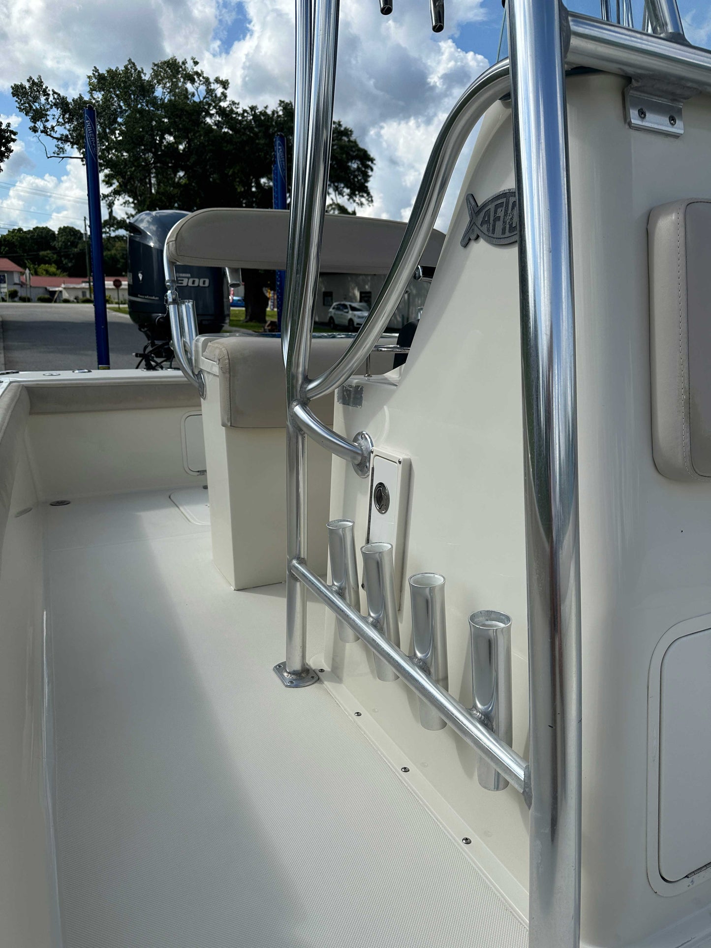 2019 Canyon Bay 24H