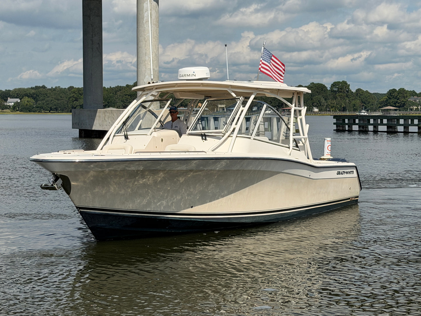 2017 Grady-White Freedom 335