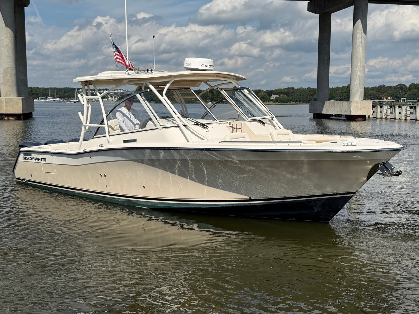 2017 Grady-White Freedom 335