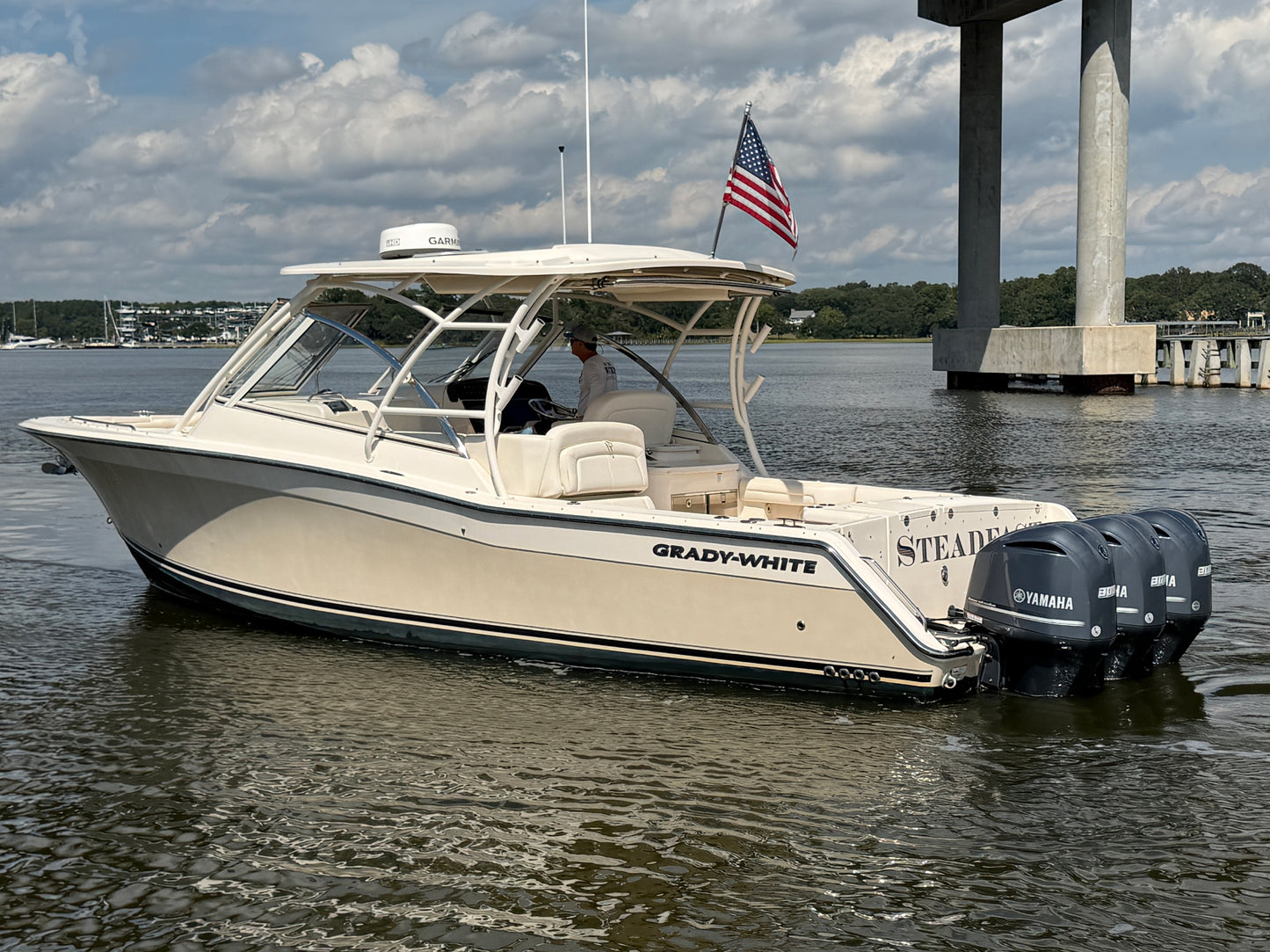 2017 Grady-White Freedom 335