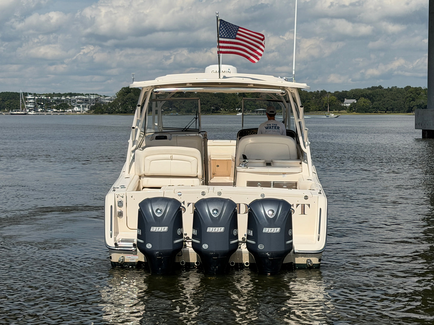 2017 Grady-White Freedom 335