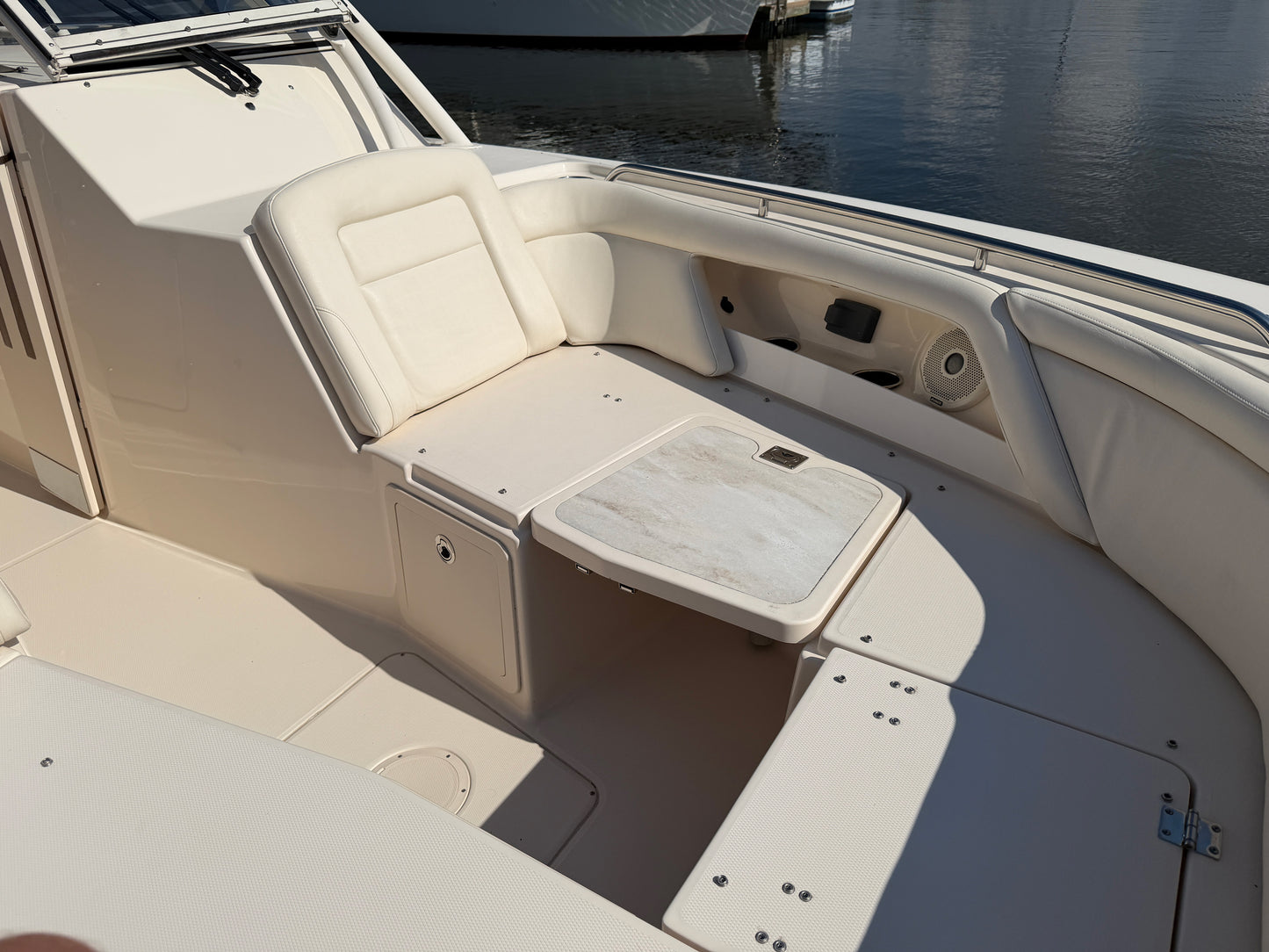 2017 Grady-White Freedom 335