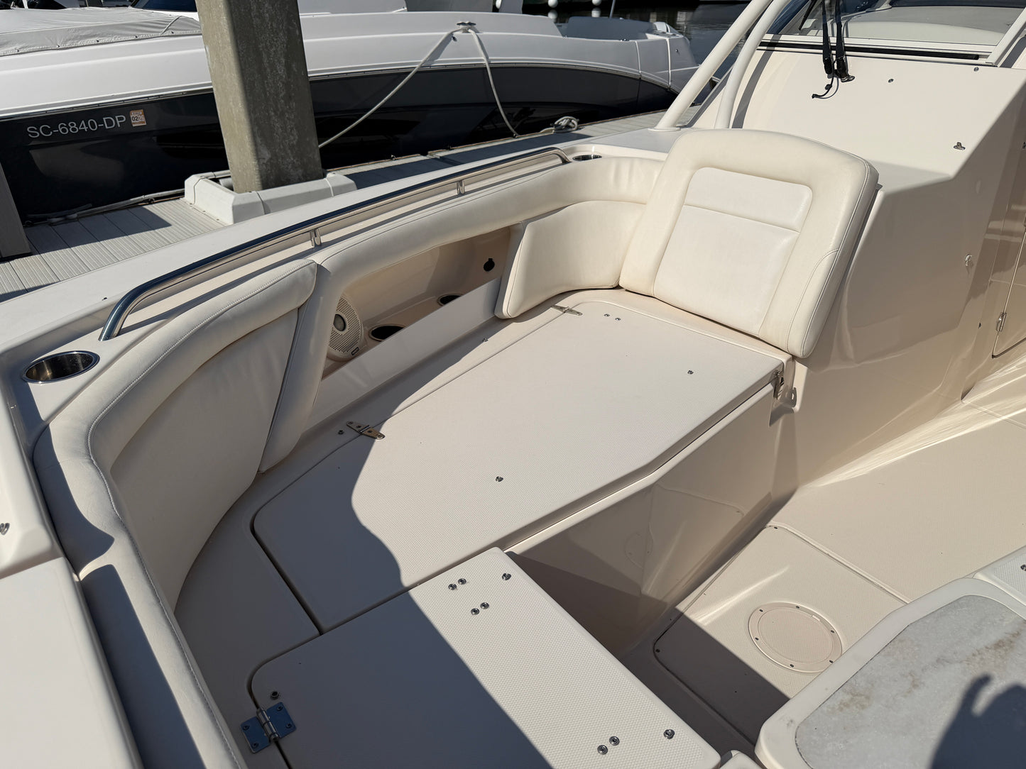 2017 Grady-White Freedom 335