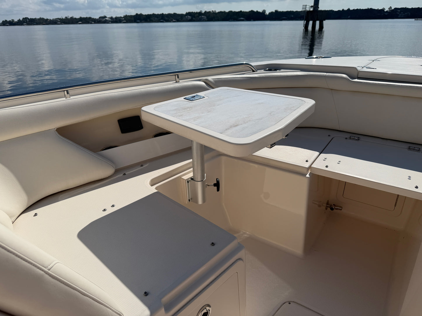 2017 Grady-White Freedom 335
