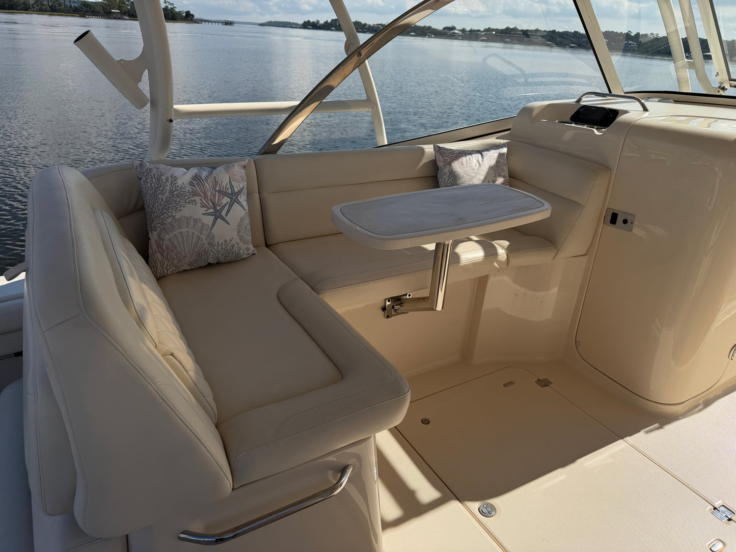 2017 Grady-White Freedom 335