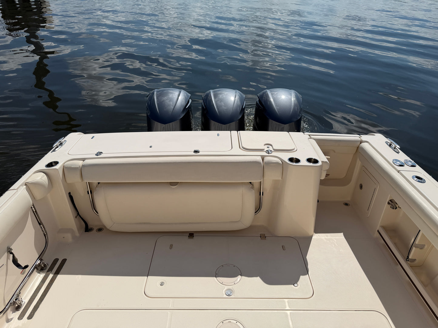2017 Grady-White Freedom 335