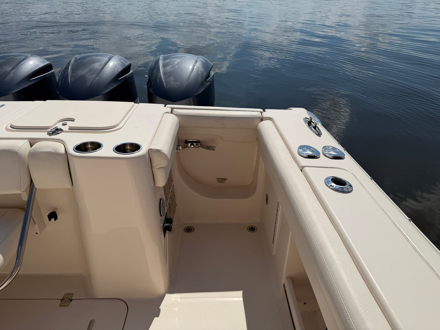 2017 Grady-White Freedom 335