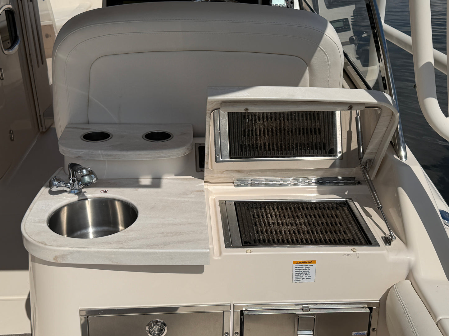 2017 Grady-White Freedom 335