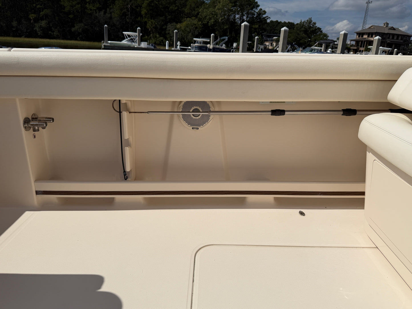 2017 Grady-White Freedom 335