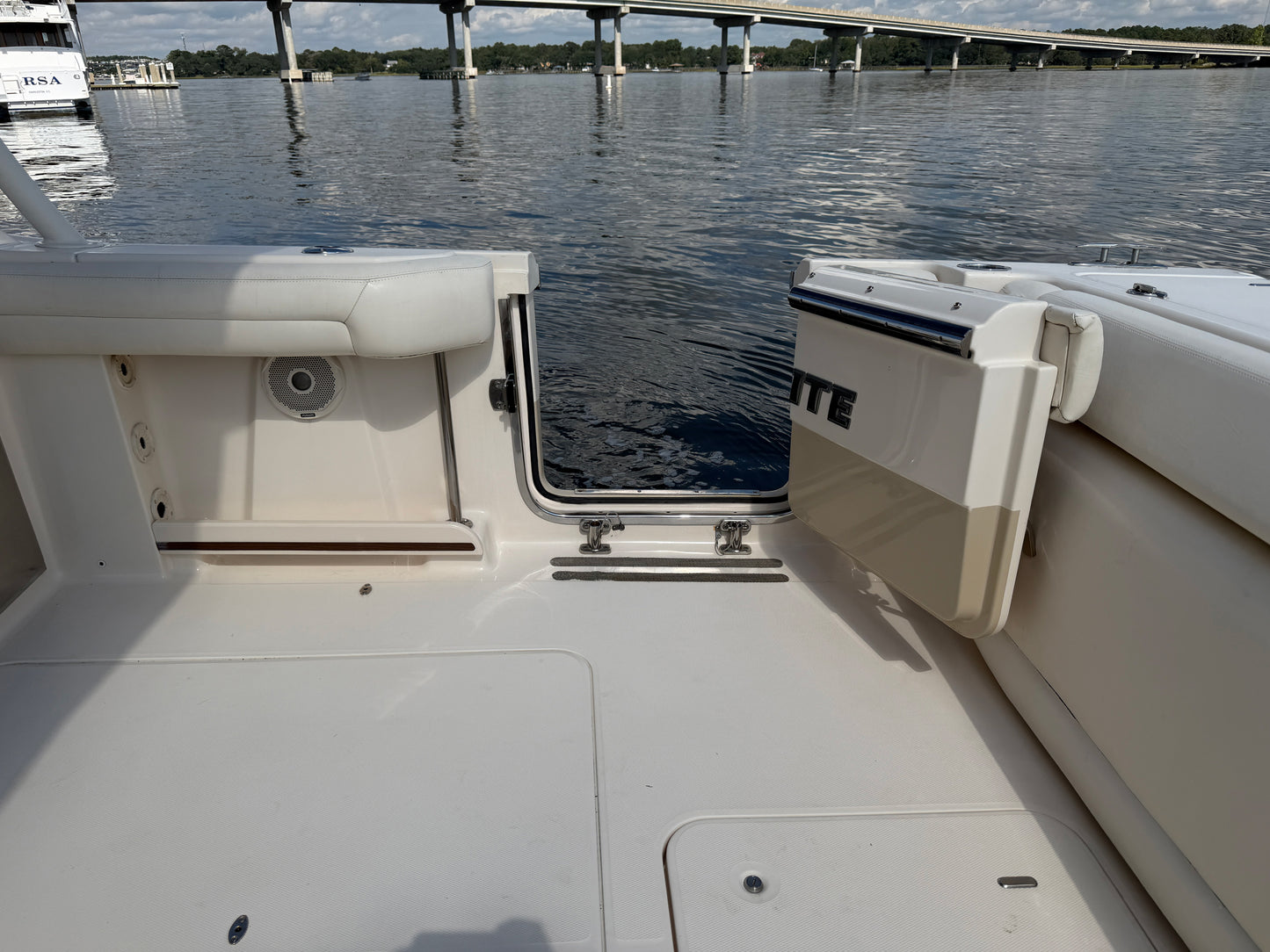 2017 Grady-White Freedom 335