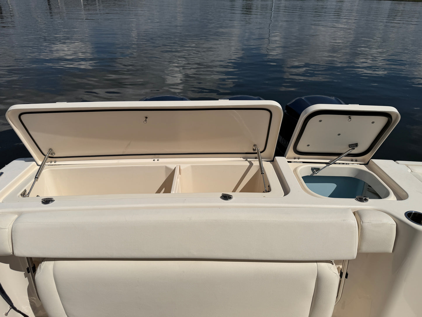 2017 Grady-White Freedom 335