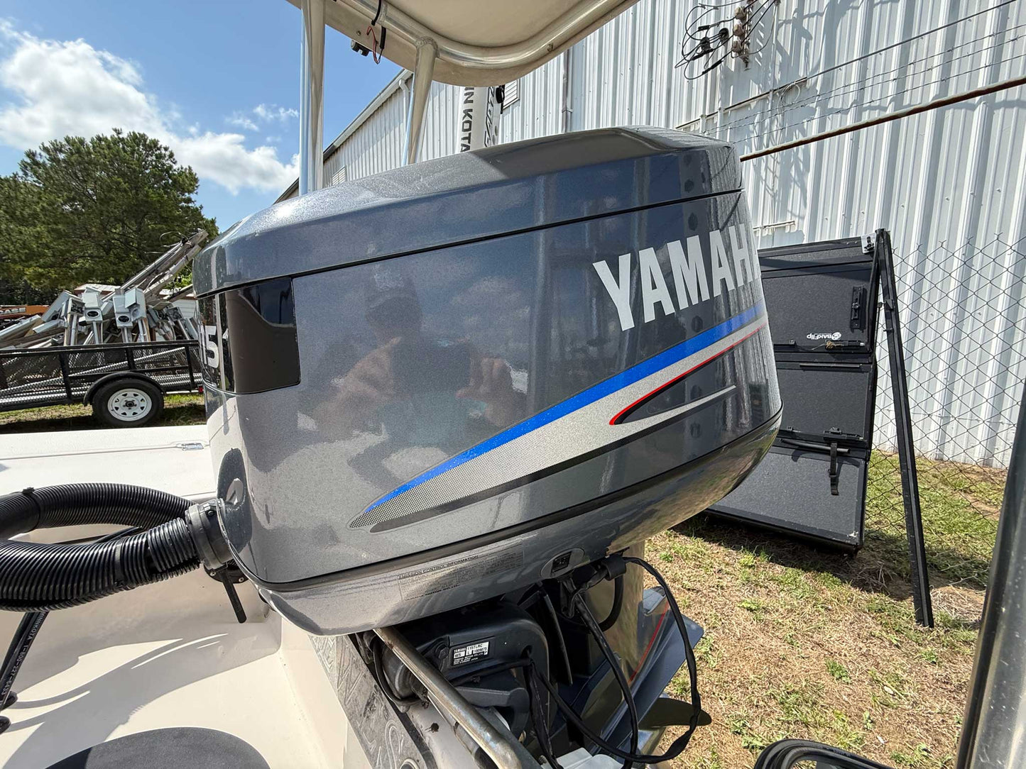 2004 Hewes 16 Redfisher