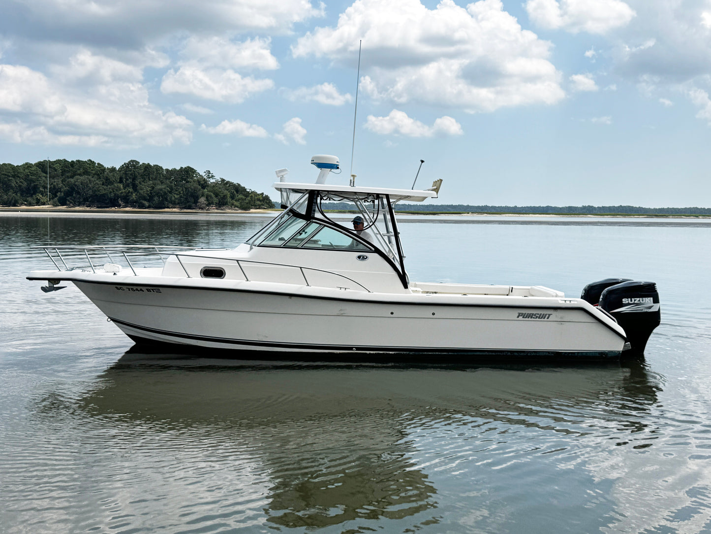 2005 Pursuit 2870 Walkaround