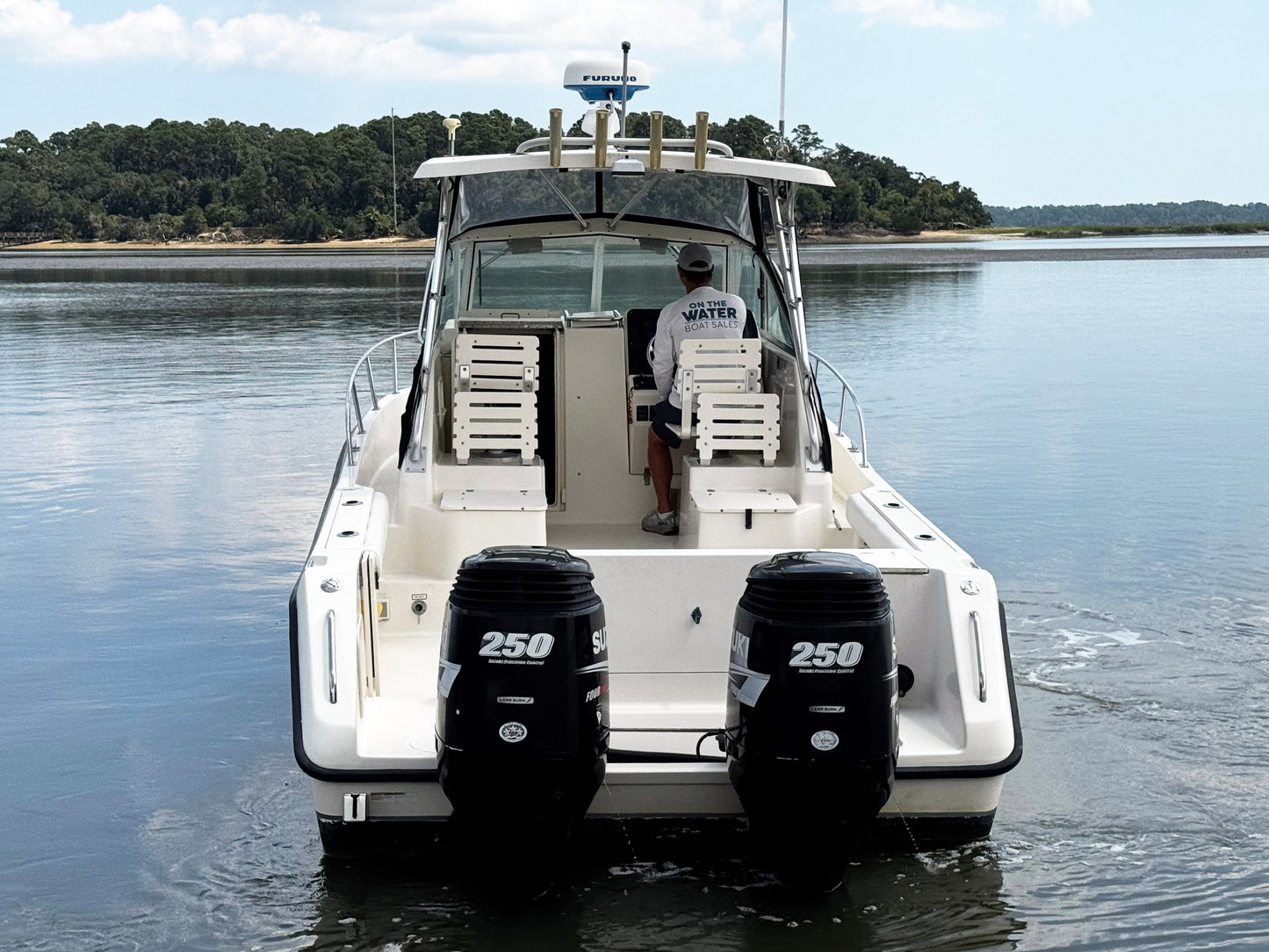 2005 Pursuit 2870 Walkaround