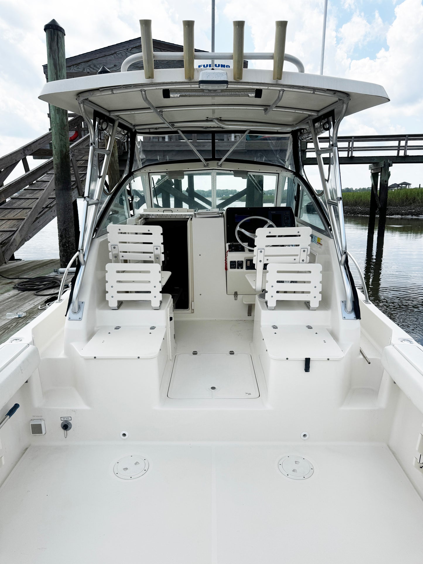 2005 Pursuit 2870 Walkaround