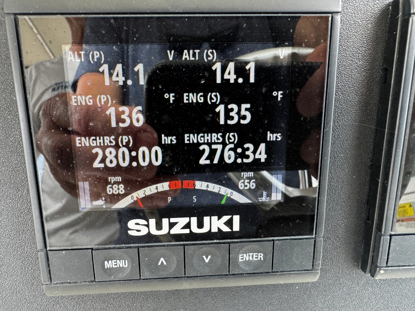 2005 Pursuit 2870 Walkaround