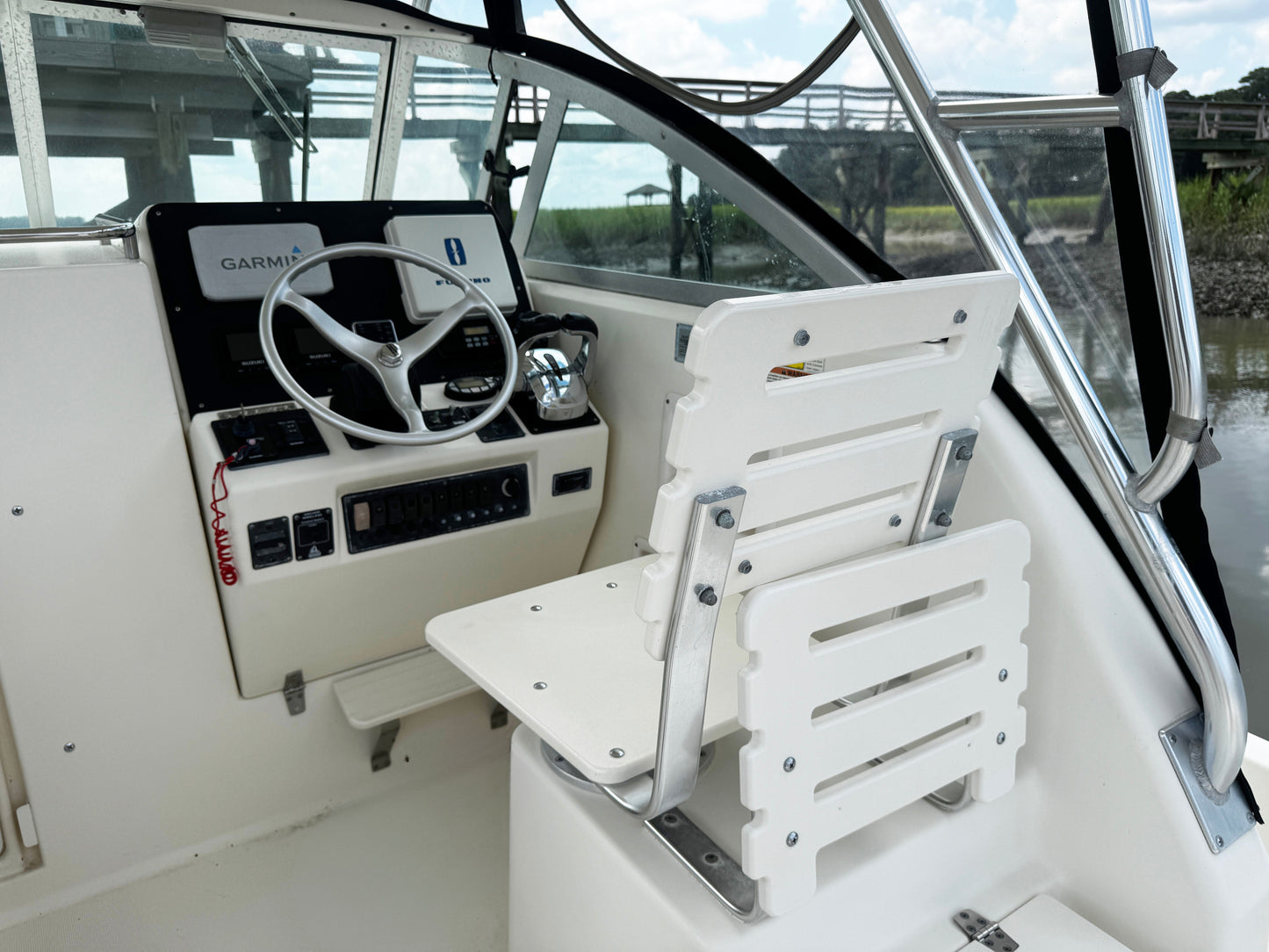 2005 Pursuit 2870 Walkaround