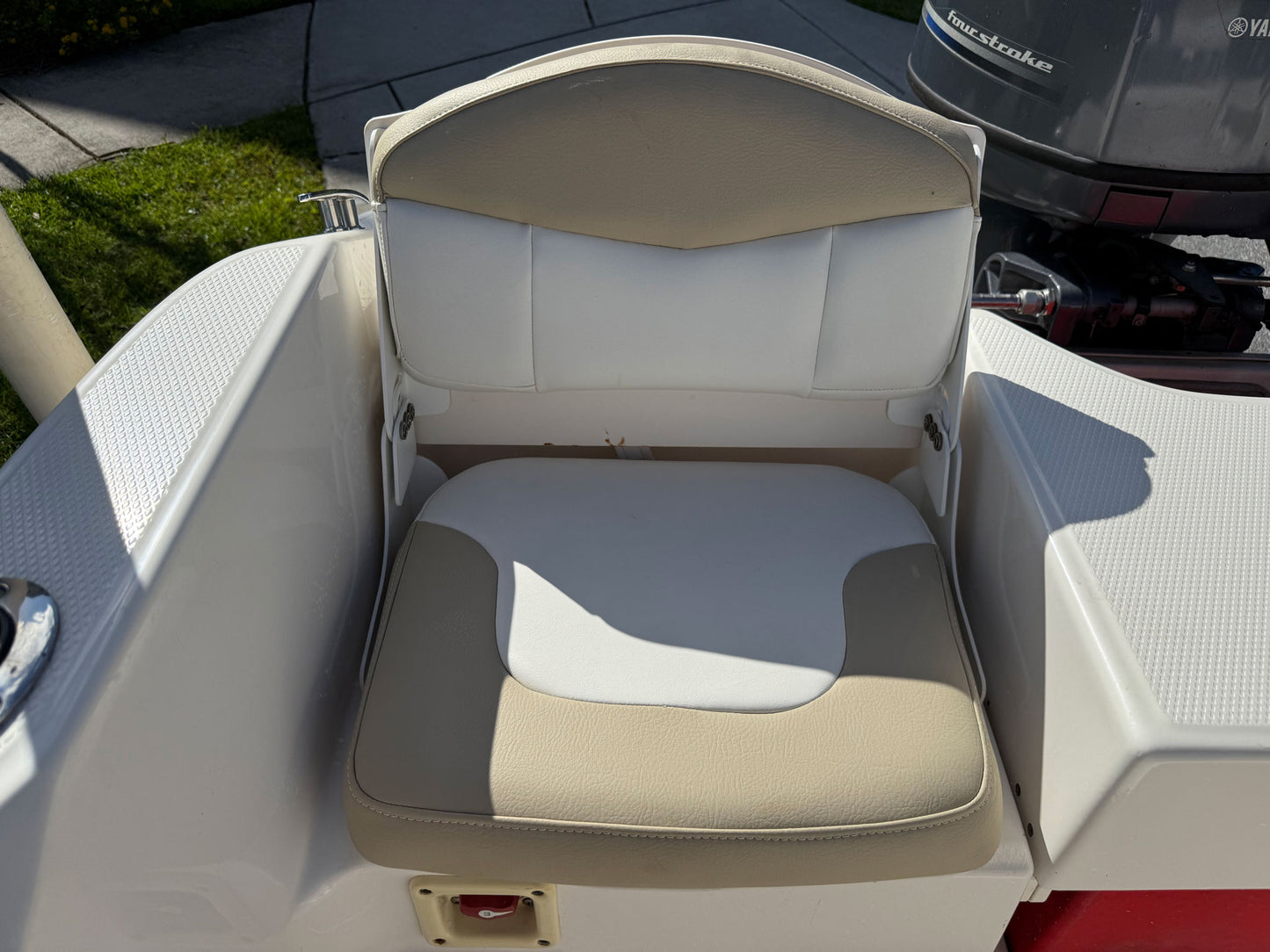 2016 Robalo R160