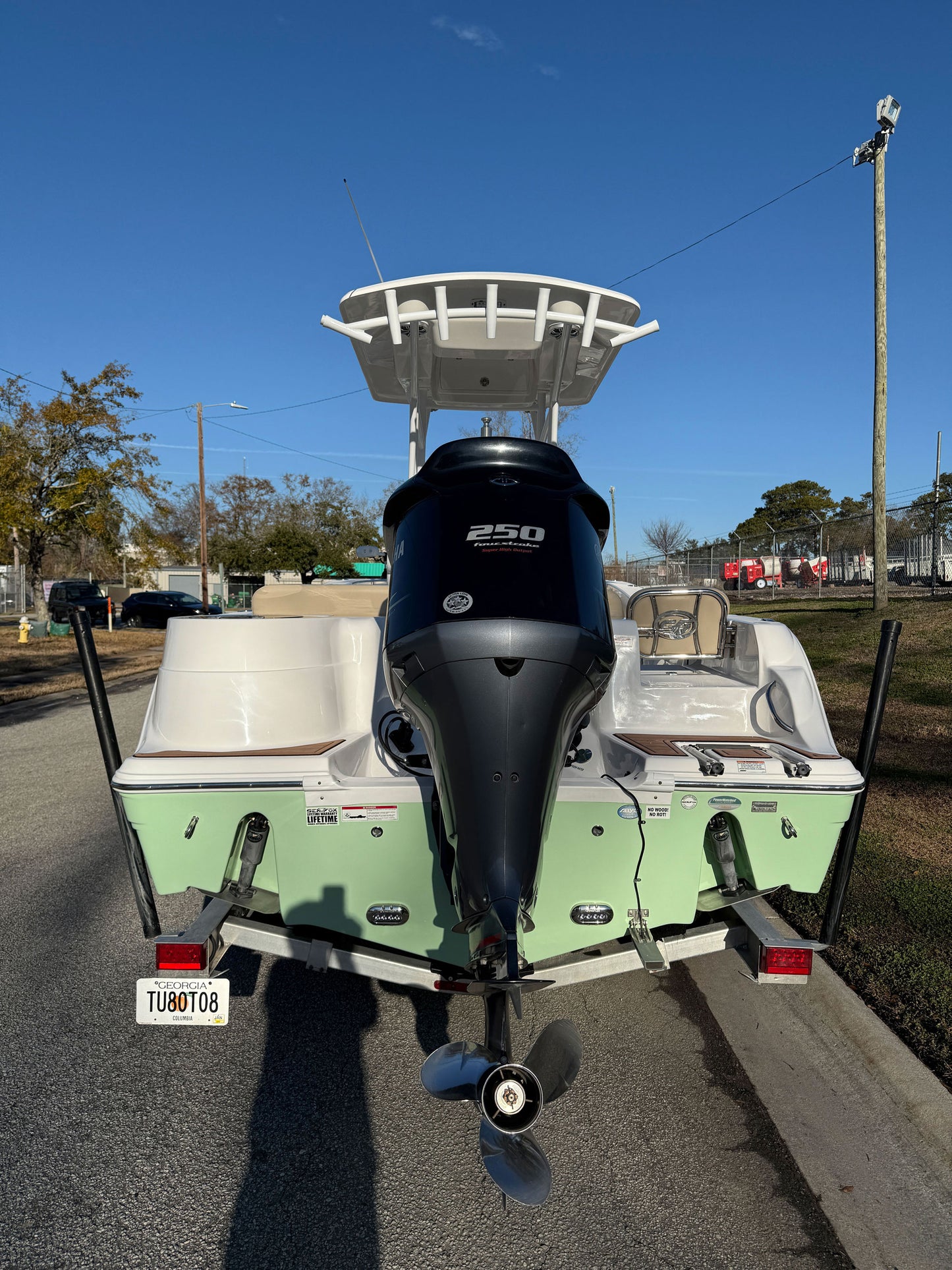 2017 Sea Fox 246 Commander