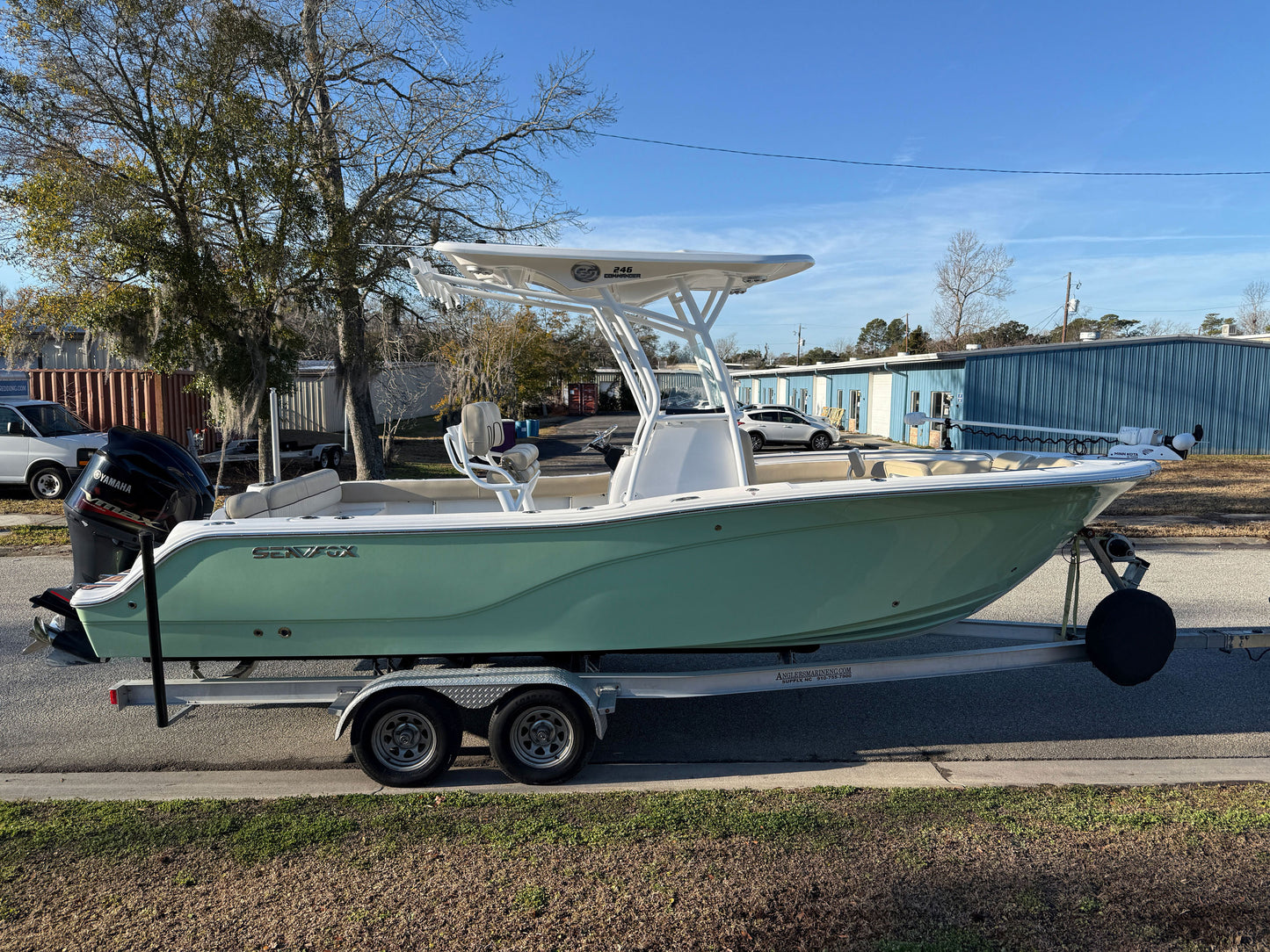2017 Sea Fox 246 Commander