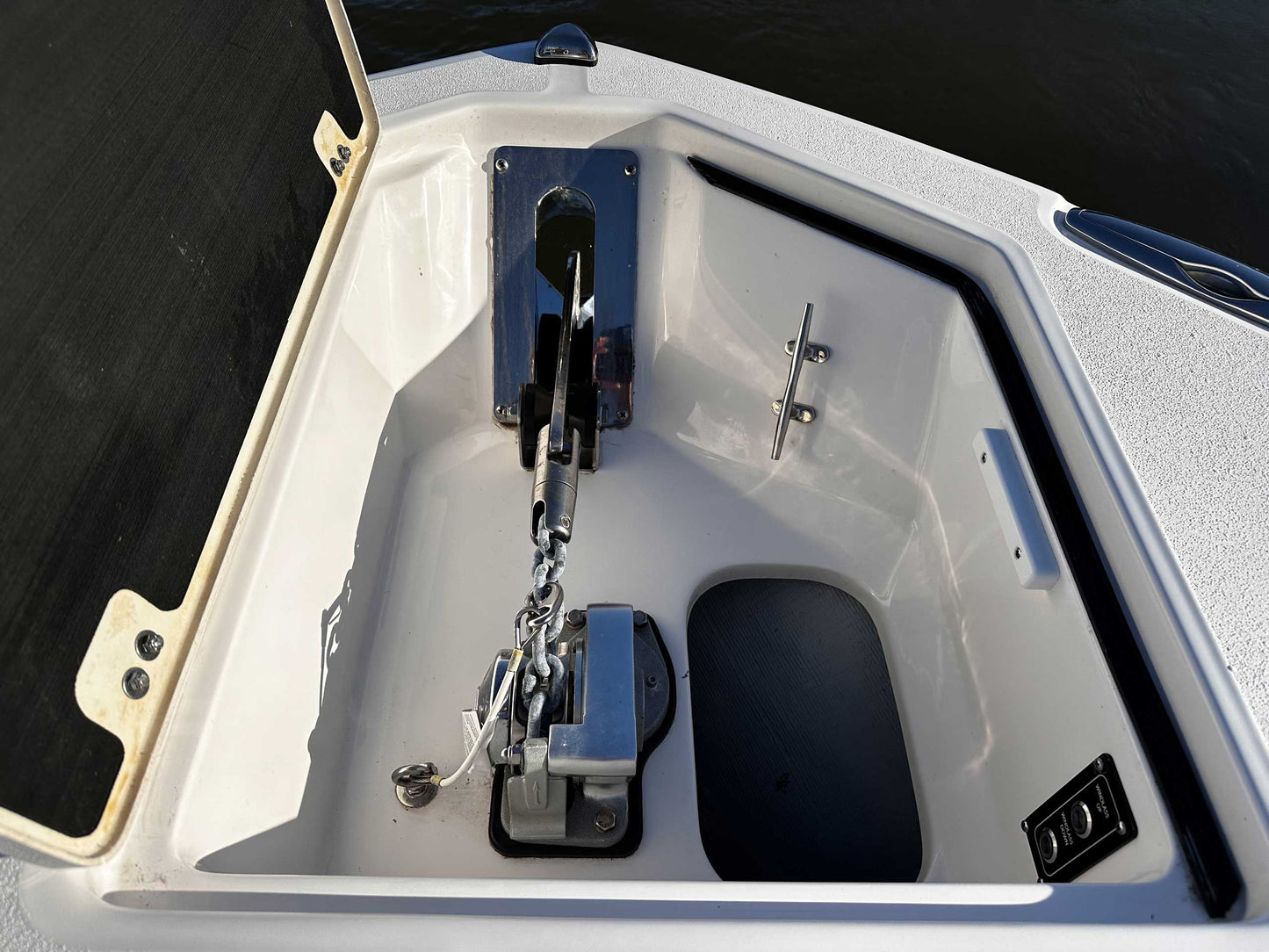 2025 Sea Fox 328 Commander