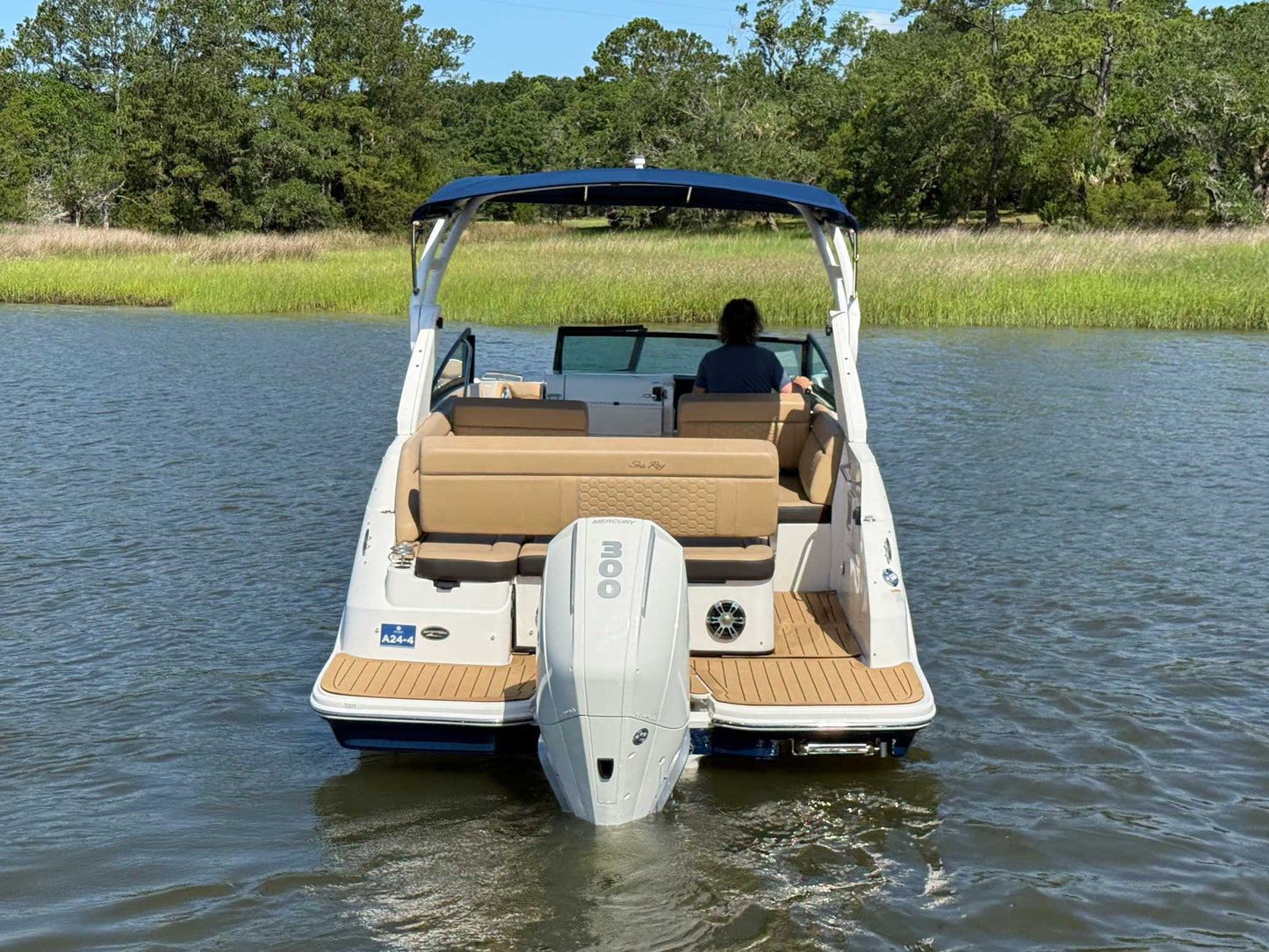 2020 Sea Ray SDX 250 OB