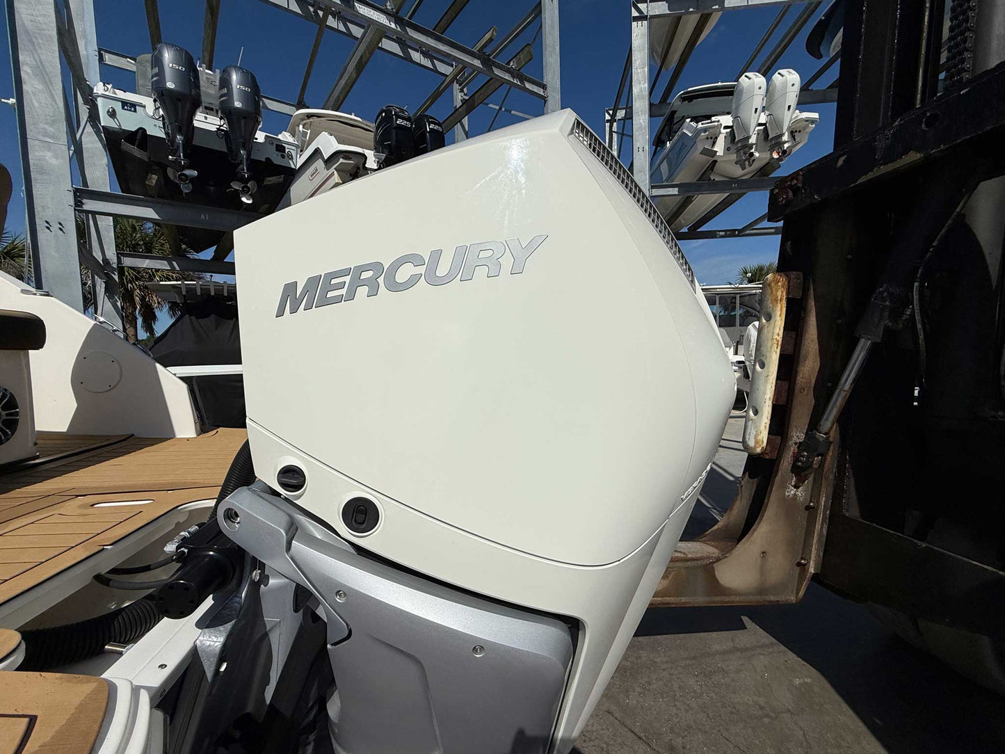 2020 Sea Ray SDX 250 OB