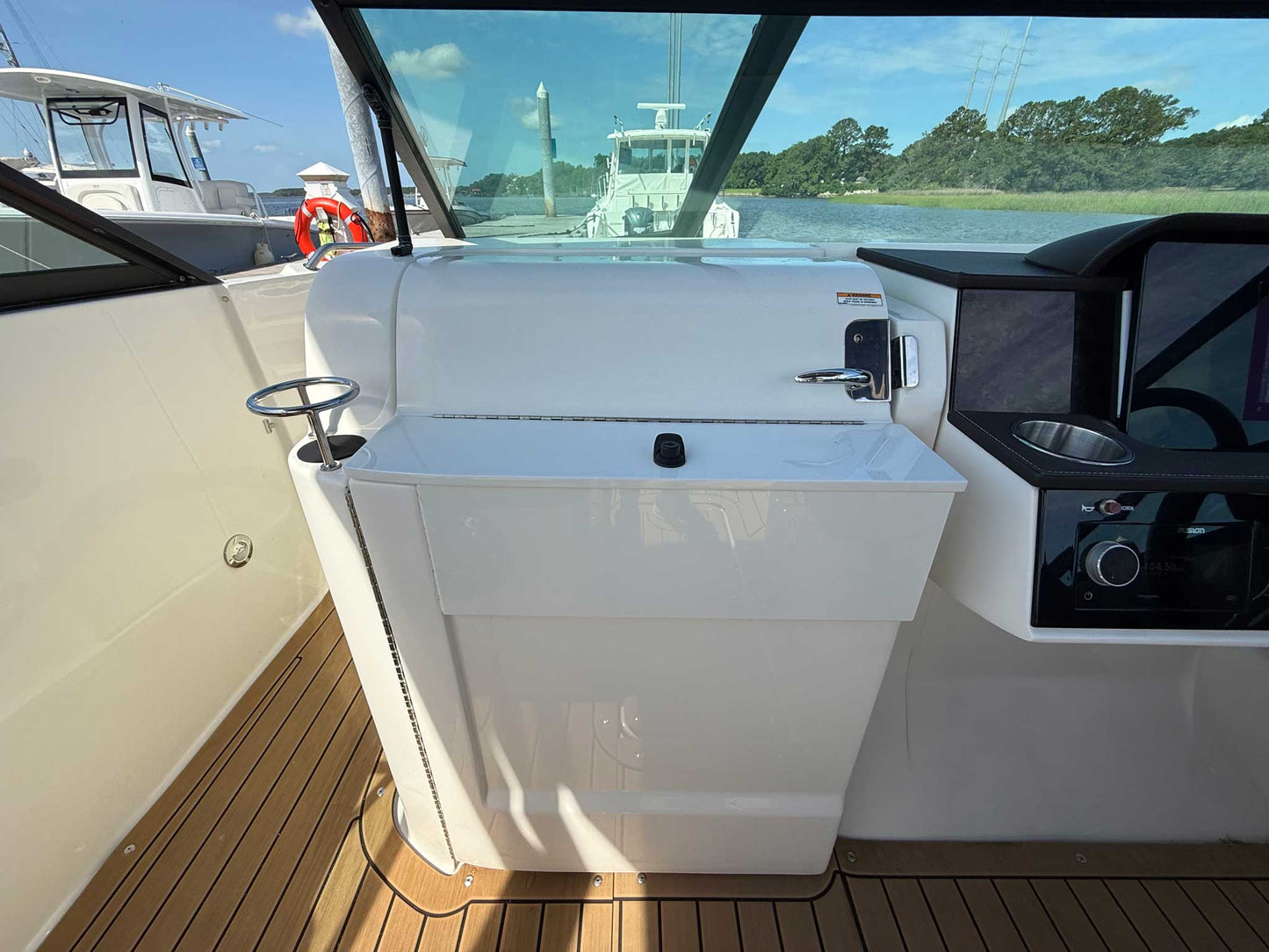 2020 Sea Ray SDX 250 OB