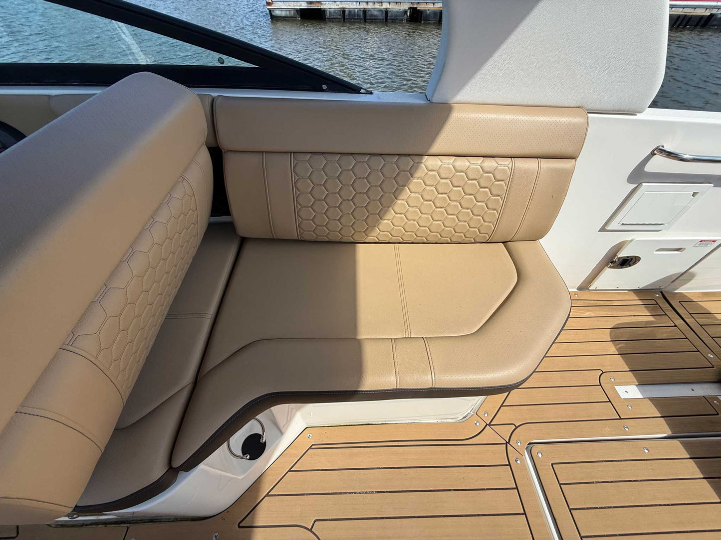 2020 Sea Ray SDX 250 OB