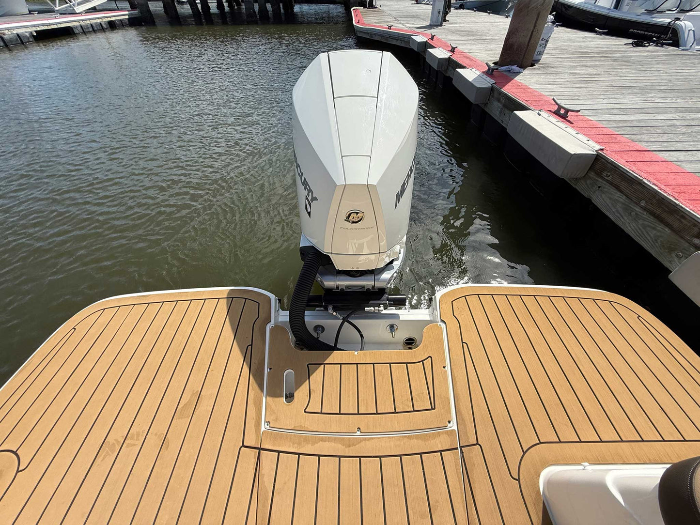 2020 Sea Ray SDX 250 OB