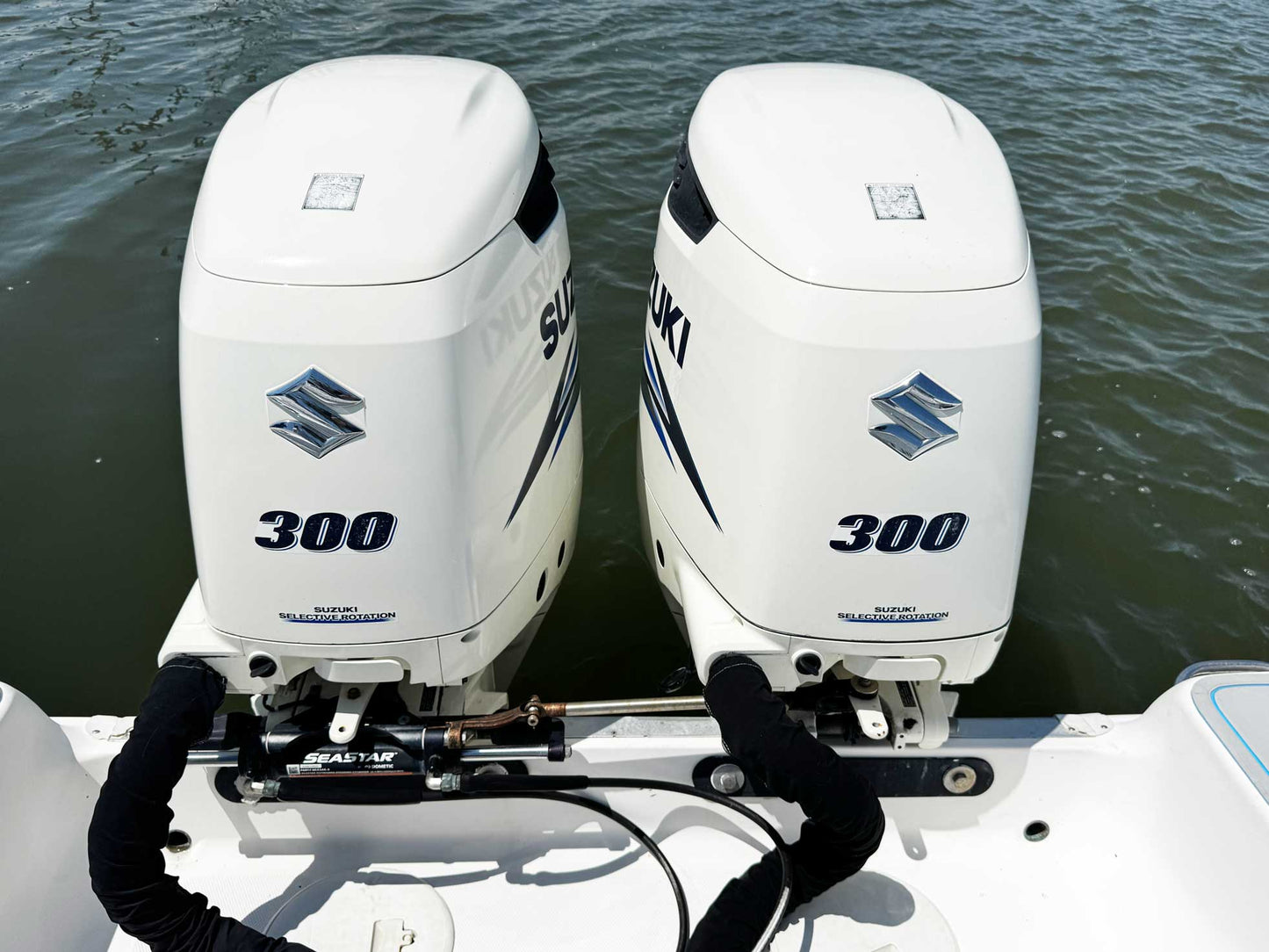 2005 Wellcraft 32 CCF