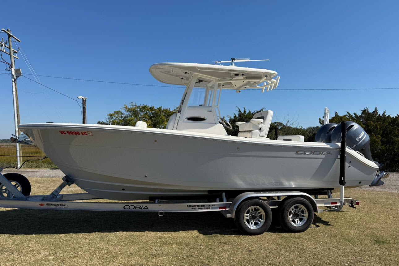 2023 Cobia 240CC