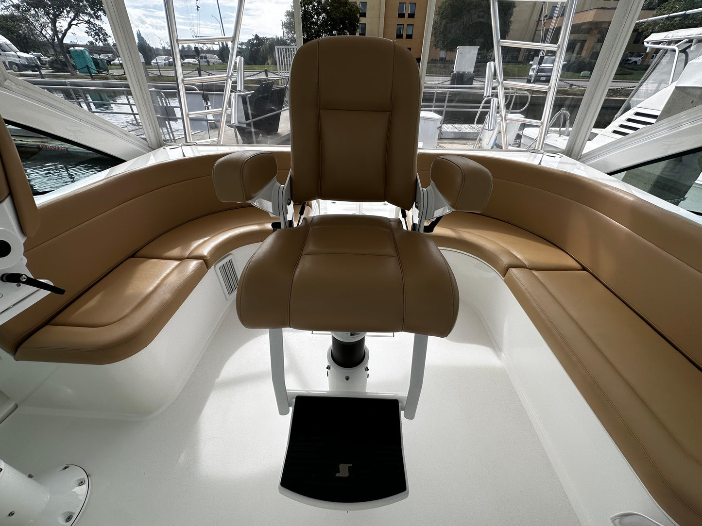 2018 Albemarle 41 Express