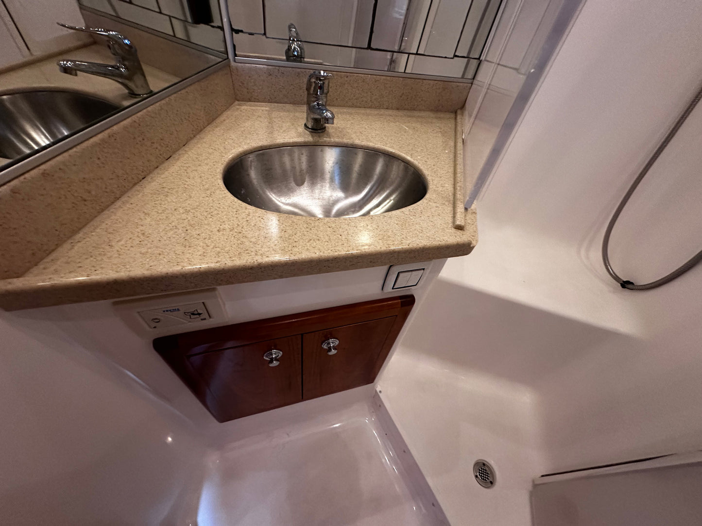 2018 Albemarle 41 Express