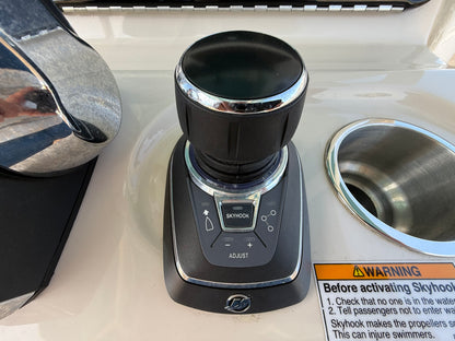 2023 Boston Whaler 280 Outrage