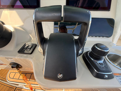 2023 Boston Whaler 280 Outrage