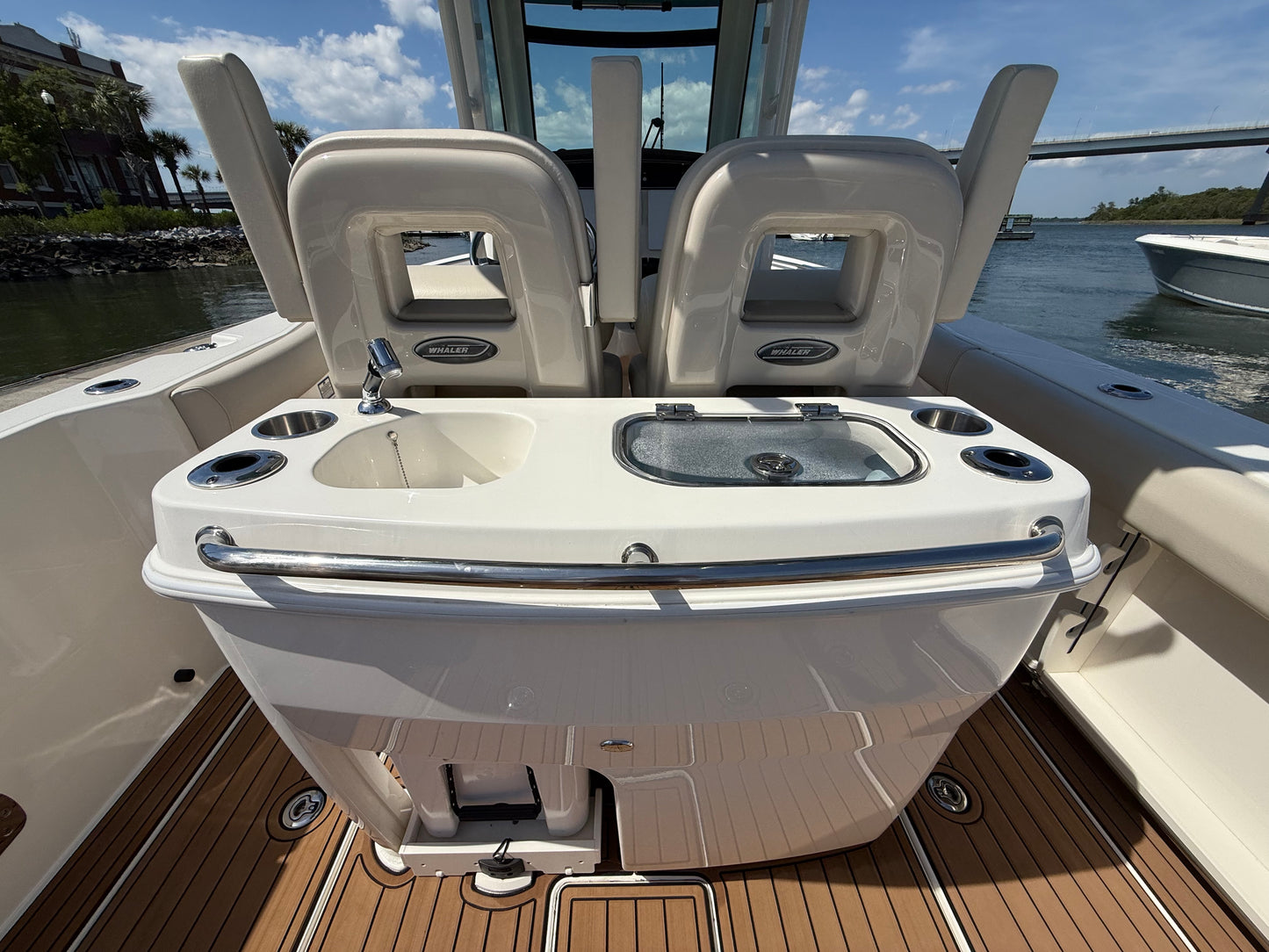 2023 Boston Whaler 280 Outrage