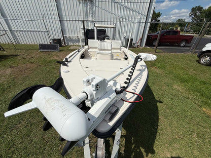 2004 Hewes 16 Redfisher