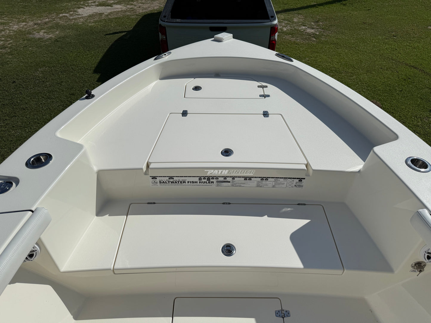 2022 Pathfinder 2700 Open