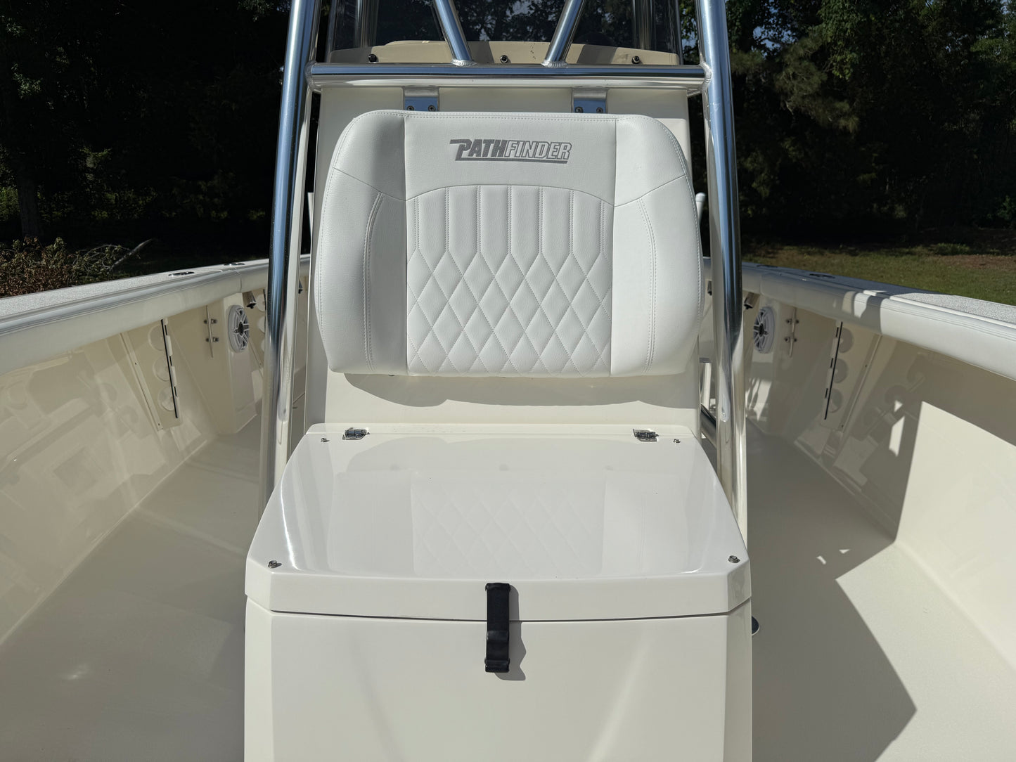 2022 Pathfinder 2700 Open