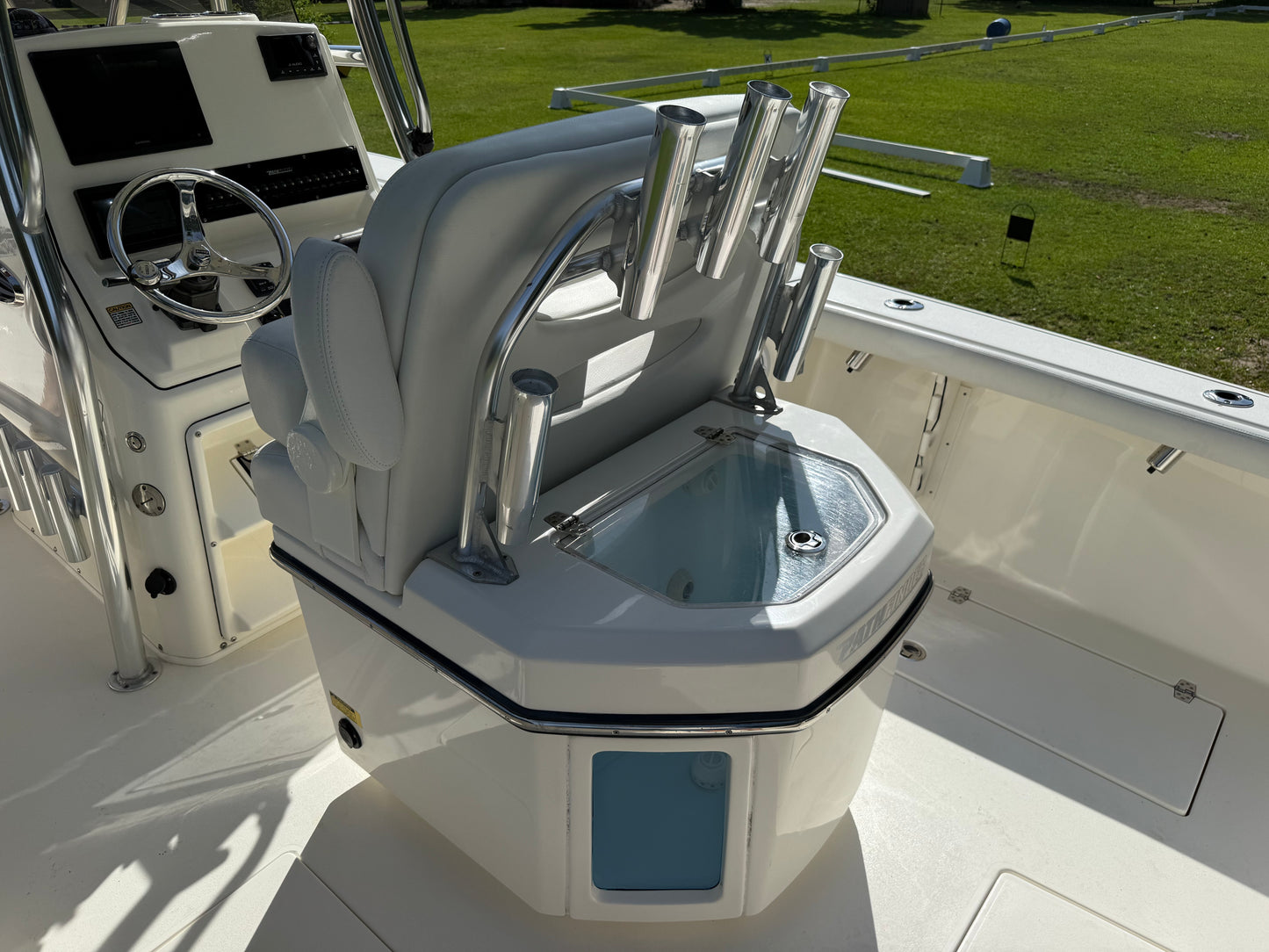 2022 Pathfinder 2700 Open