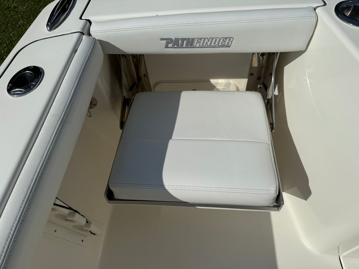 2022 Pathfinder 2700 Open