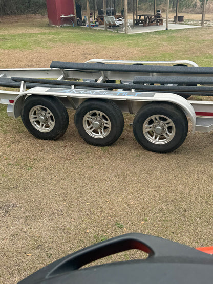 2016 Regulator 28