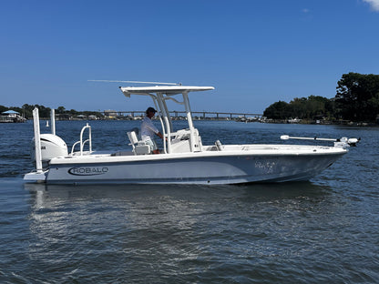 2021 Robalo 246 Cayman For Sale