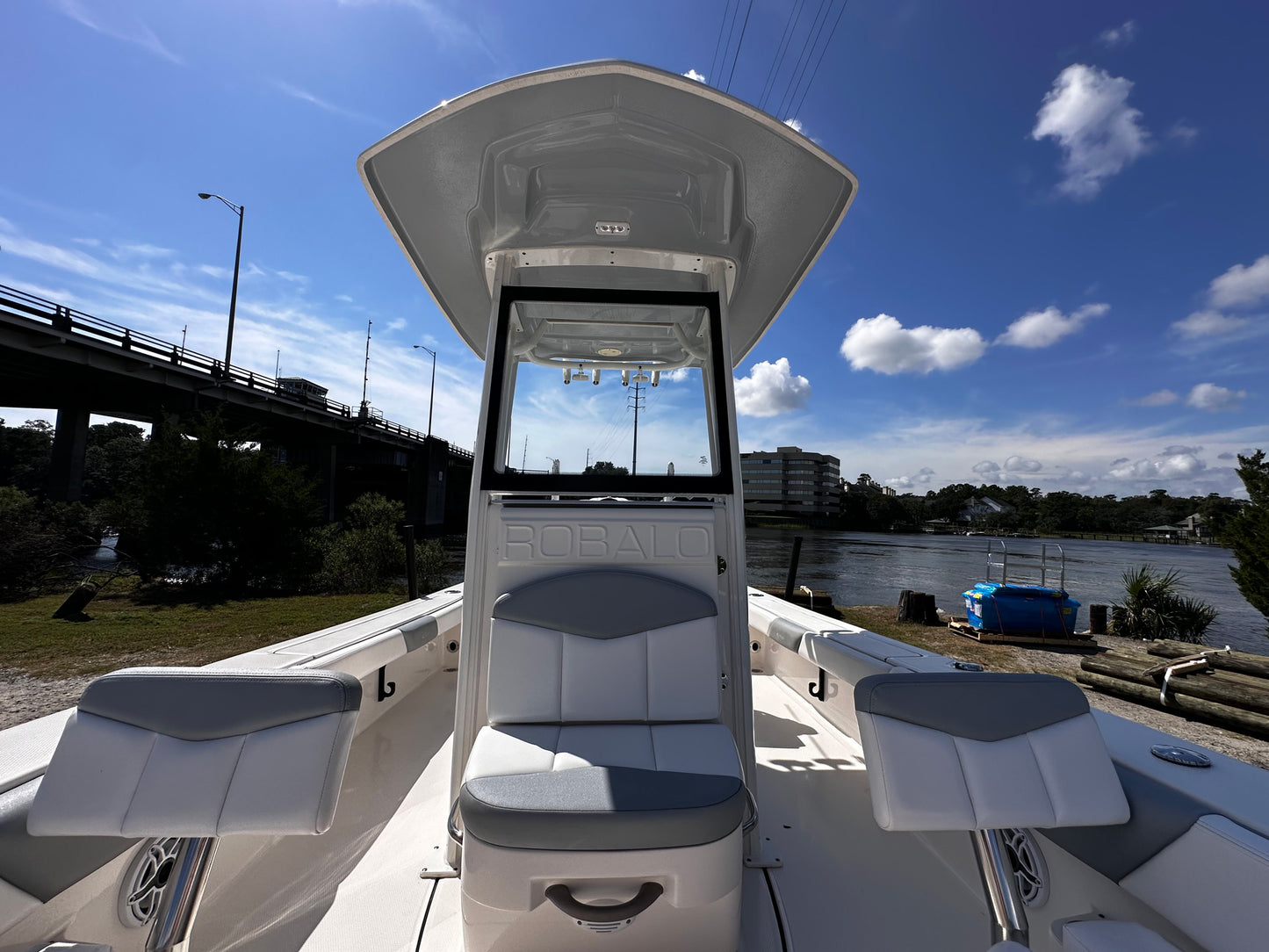 2021 Robalo 246 Cayman For Sale