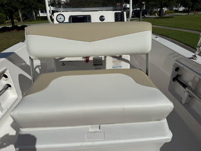 2016 Robalo R160