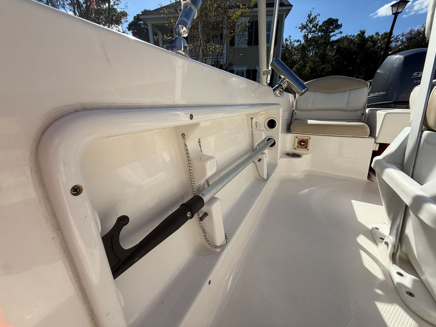 2016 Robalo R160