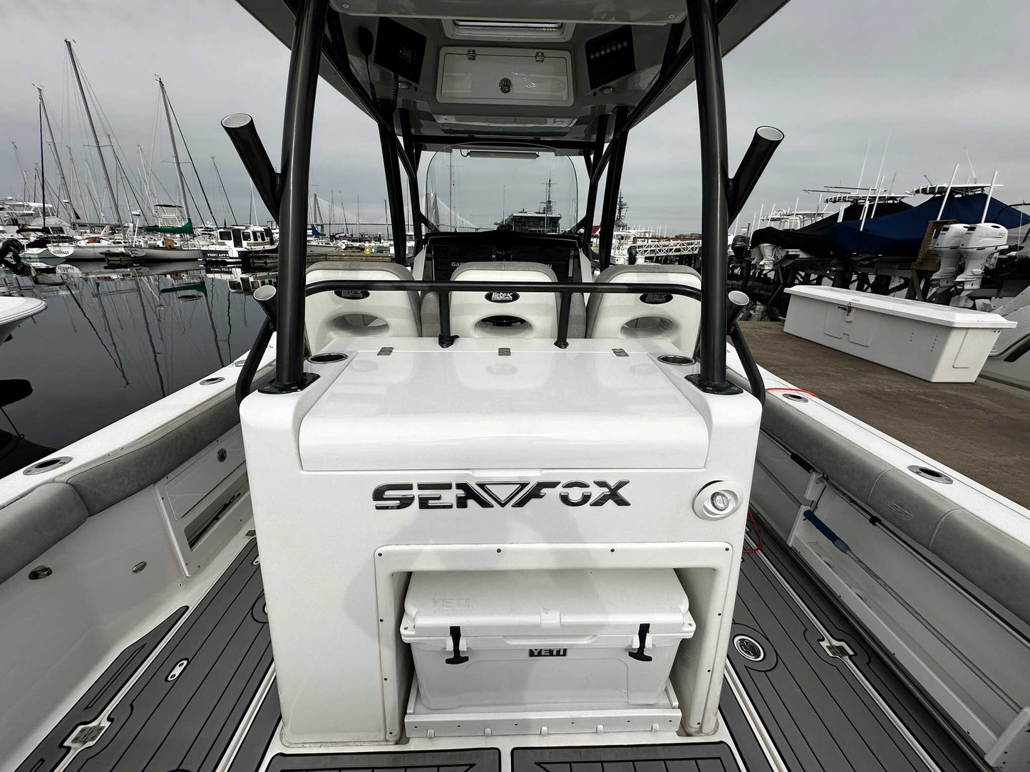 2018 Sea Fox 328 Commander