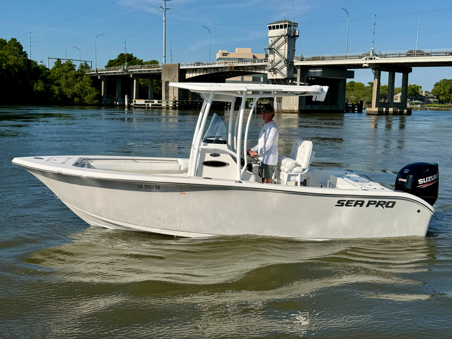2018 Sea Pro 219 Center Console